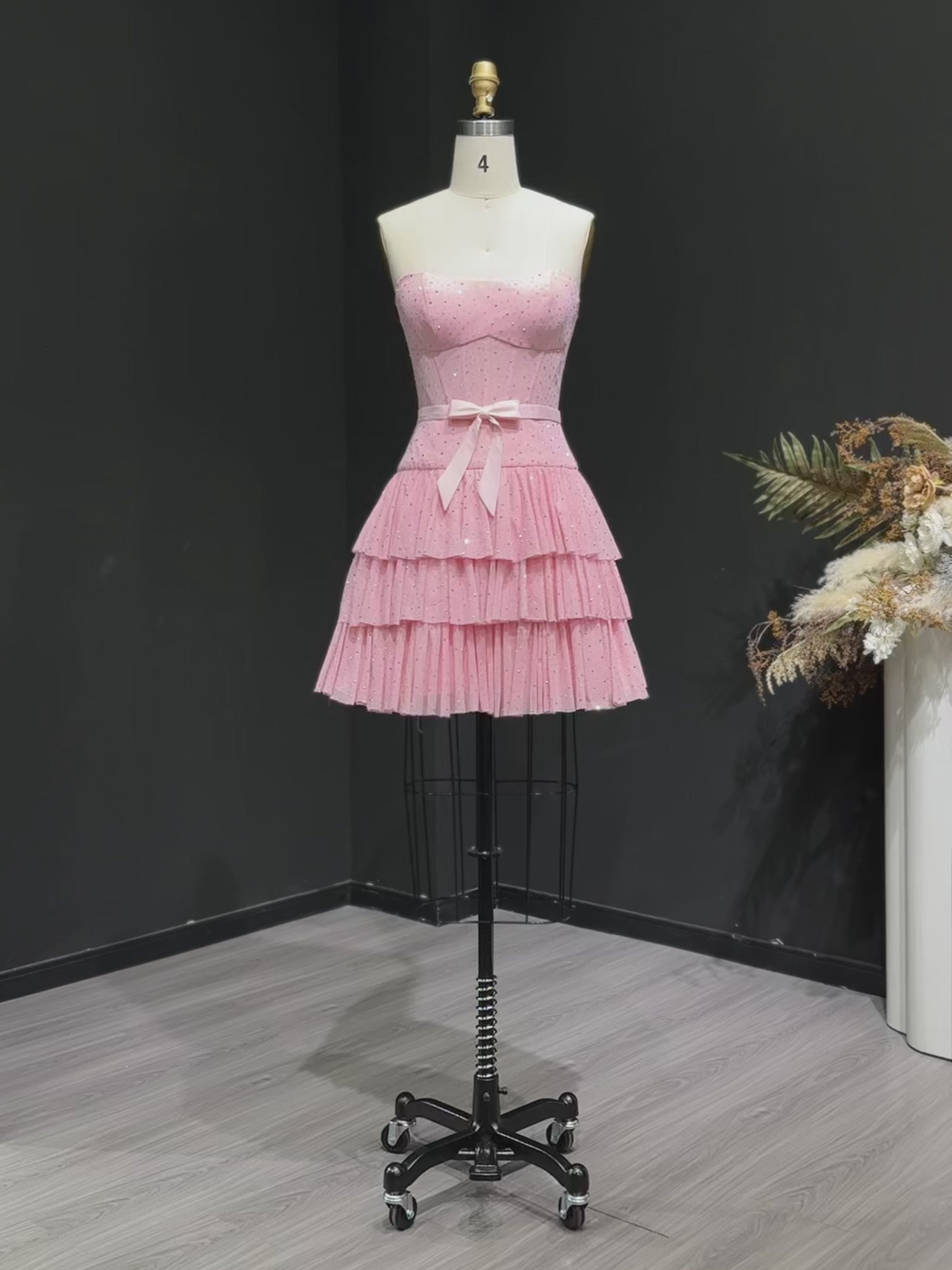 Carica video: Blush Pink Strapless Tiered Tulle Homecoming Dress with Rhinestones &amp; Bow RM134