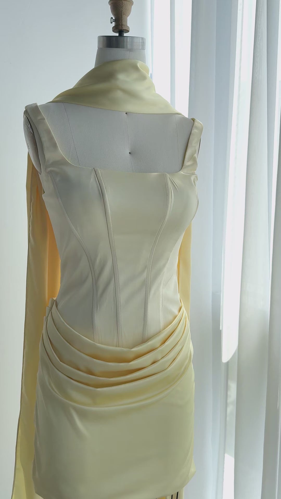 Charger la vidéo : Corset Ruched Mini Dress Scoop Neck Draped Bodycon Cocktail Party Dress RM255