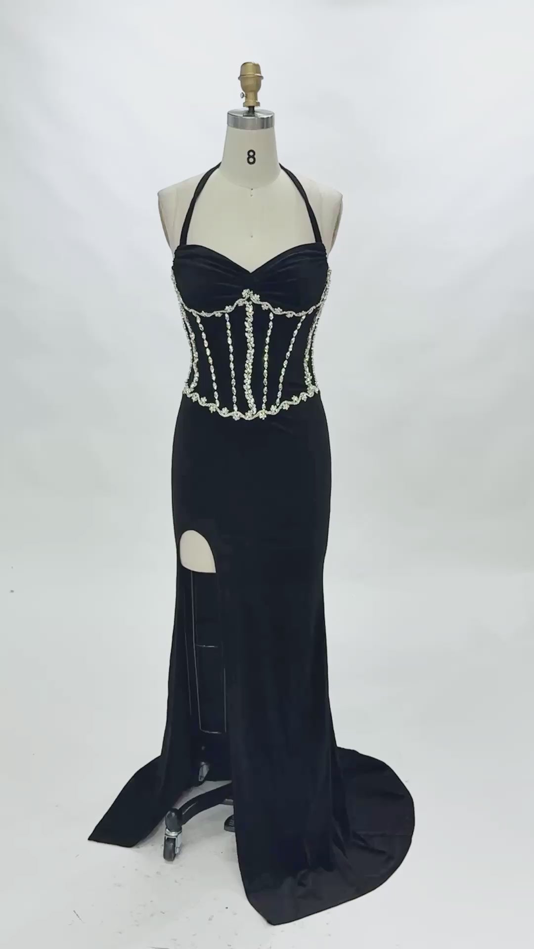 Carica video: Black Halter Corset Slit Velvet Evening Dress ST094