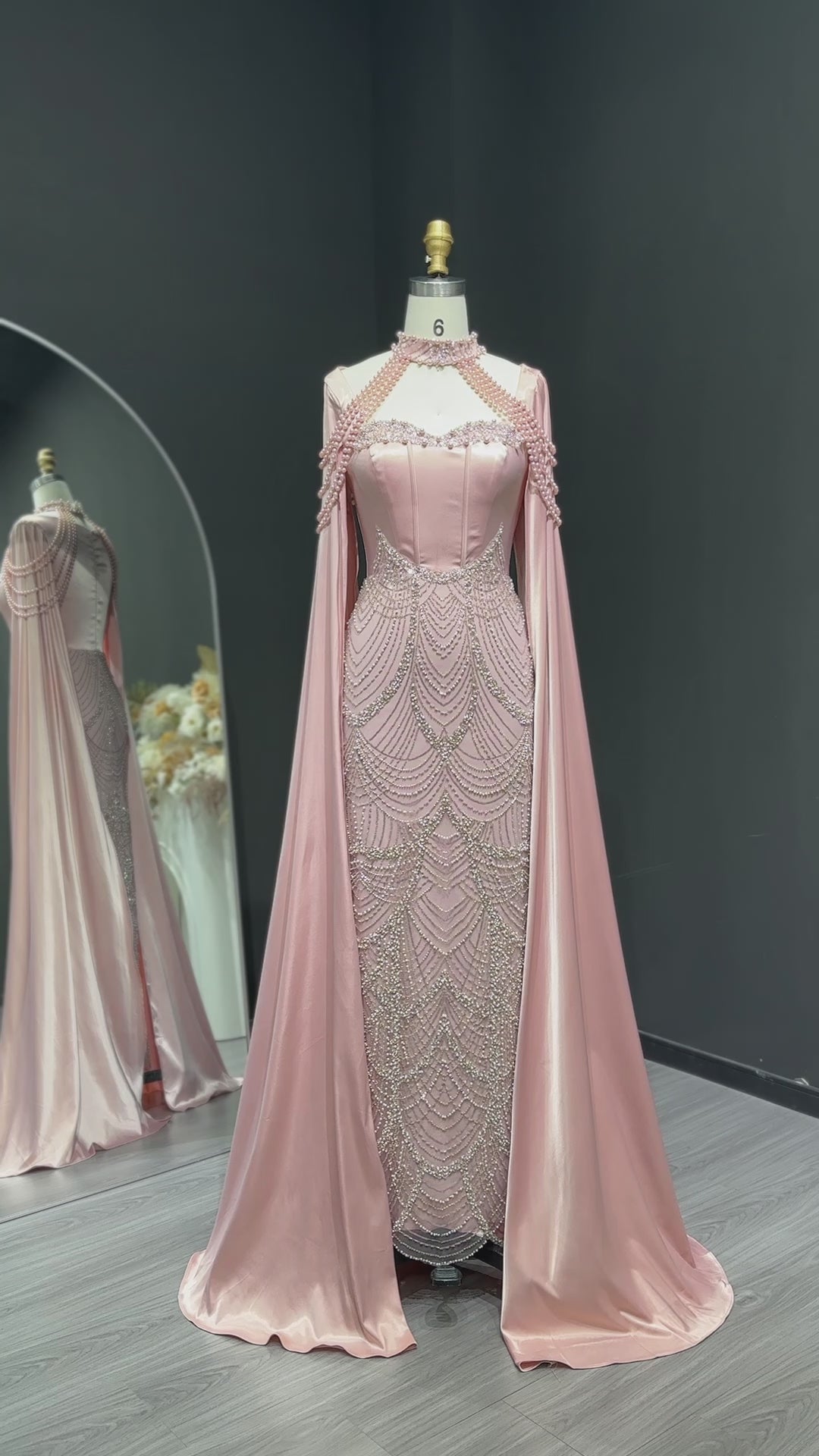Carregar vídeo: Luxury Blush Pink Beaded Mermaid Long Evening Dress with Cape SS662