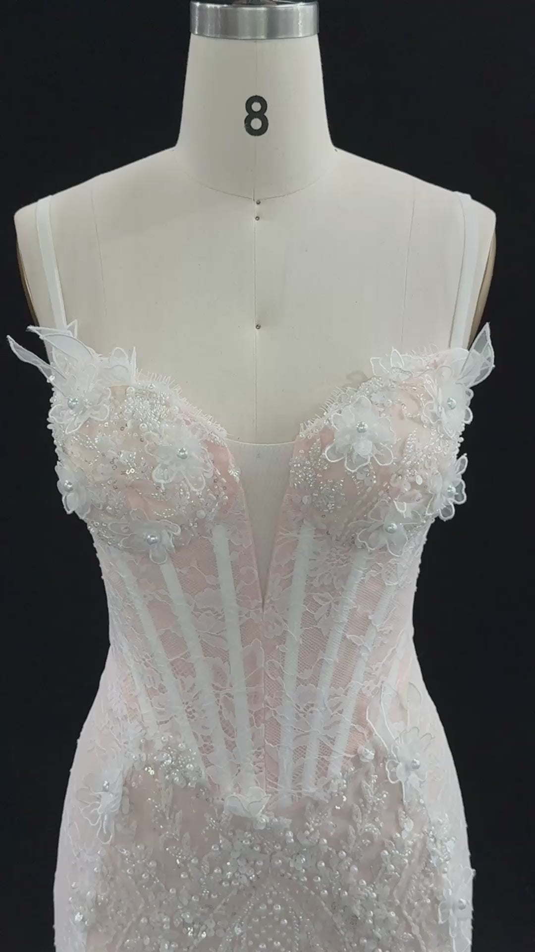 Carica video: White Floral Applique Corset Evening Gown ST104