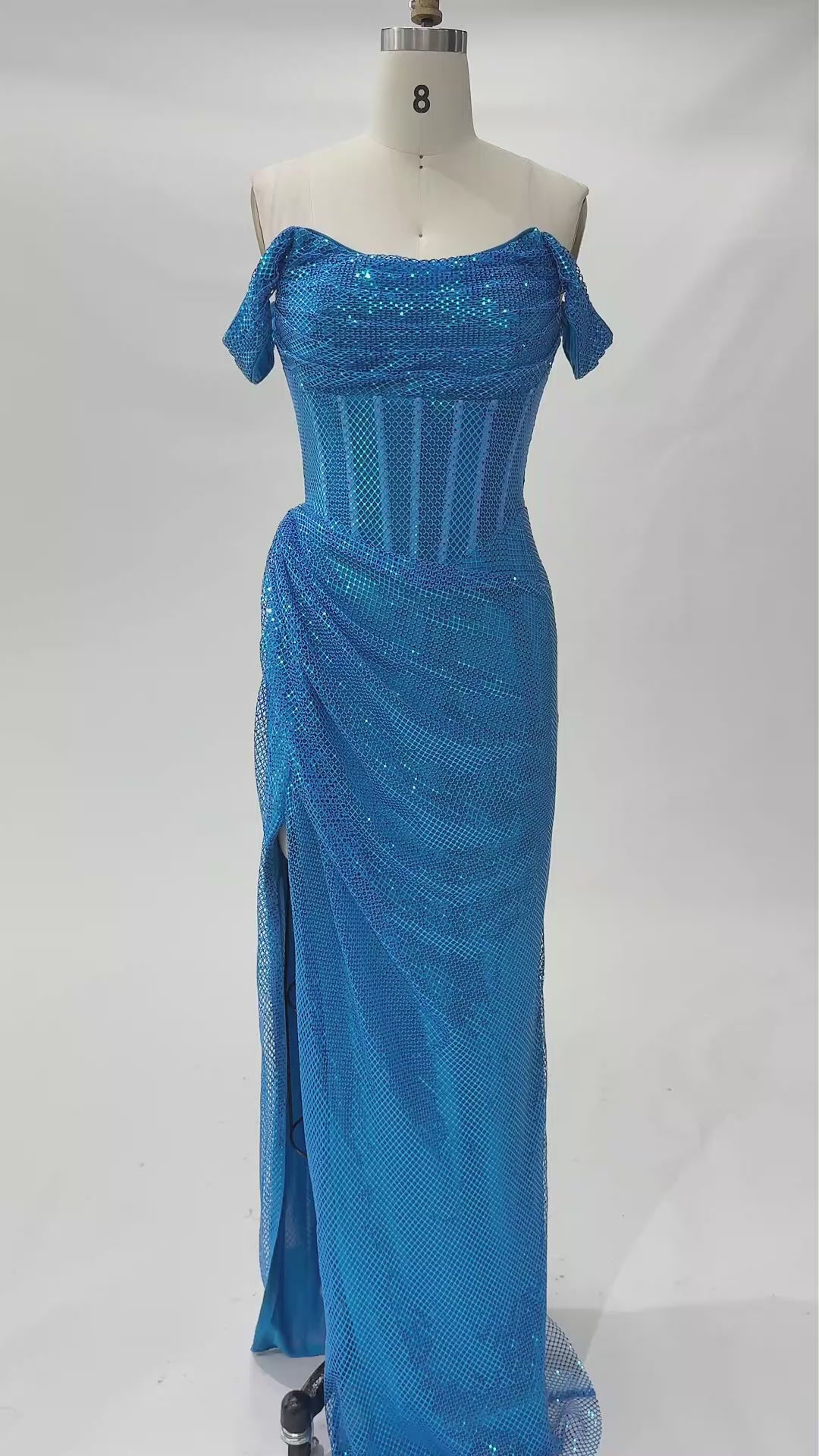 Video laden: Royal Blue Sequin Off Shoulder Corset High Slit Maxi Evening Dress ST034