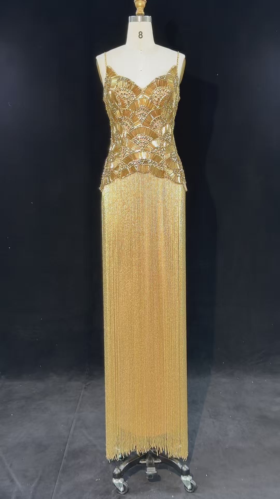 Carica video: Gold Embellished Bodice Floor Length Fringe Evening Dress for Formal Events SS336