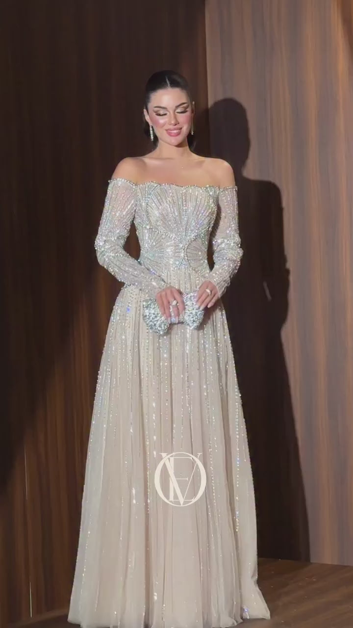 Charger la vidéo : Sexy Off the Shoulder Luxury Beaded Beige Evening Dress with Long Sleeve SS507