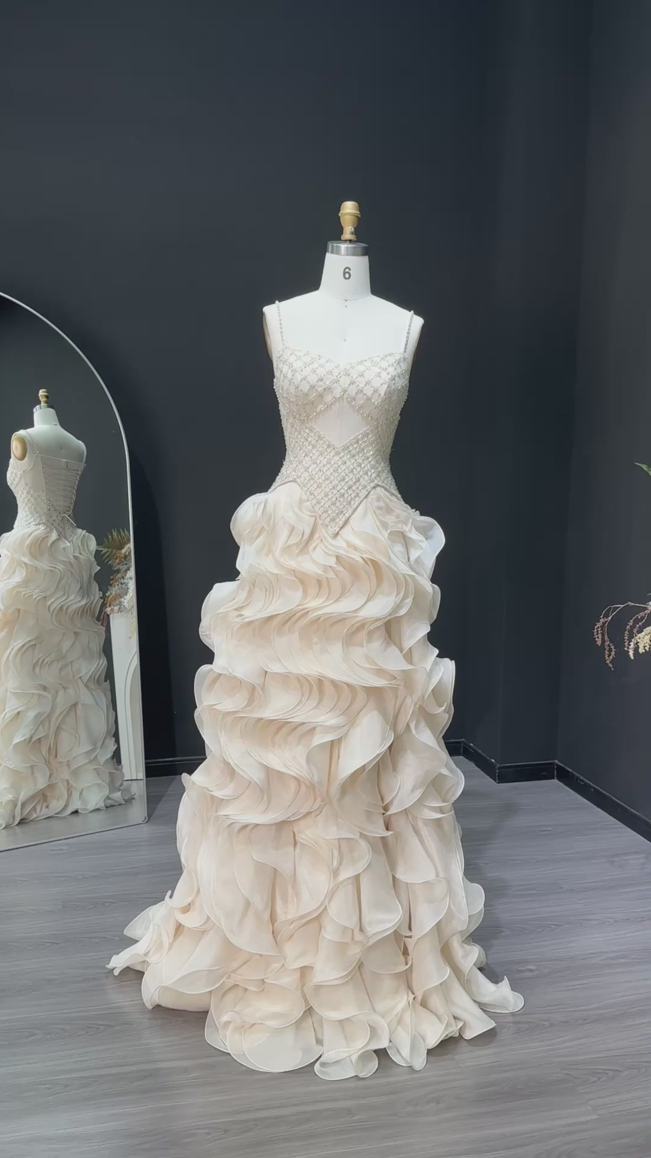 Charger la vidéo : Beige Beaded Corset Evening Dress with Cascading Ruffle Skirt SS257