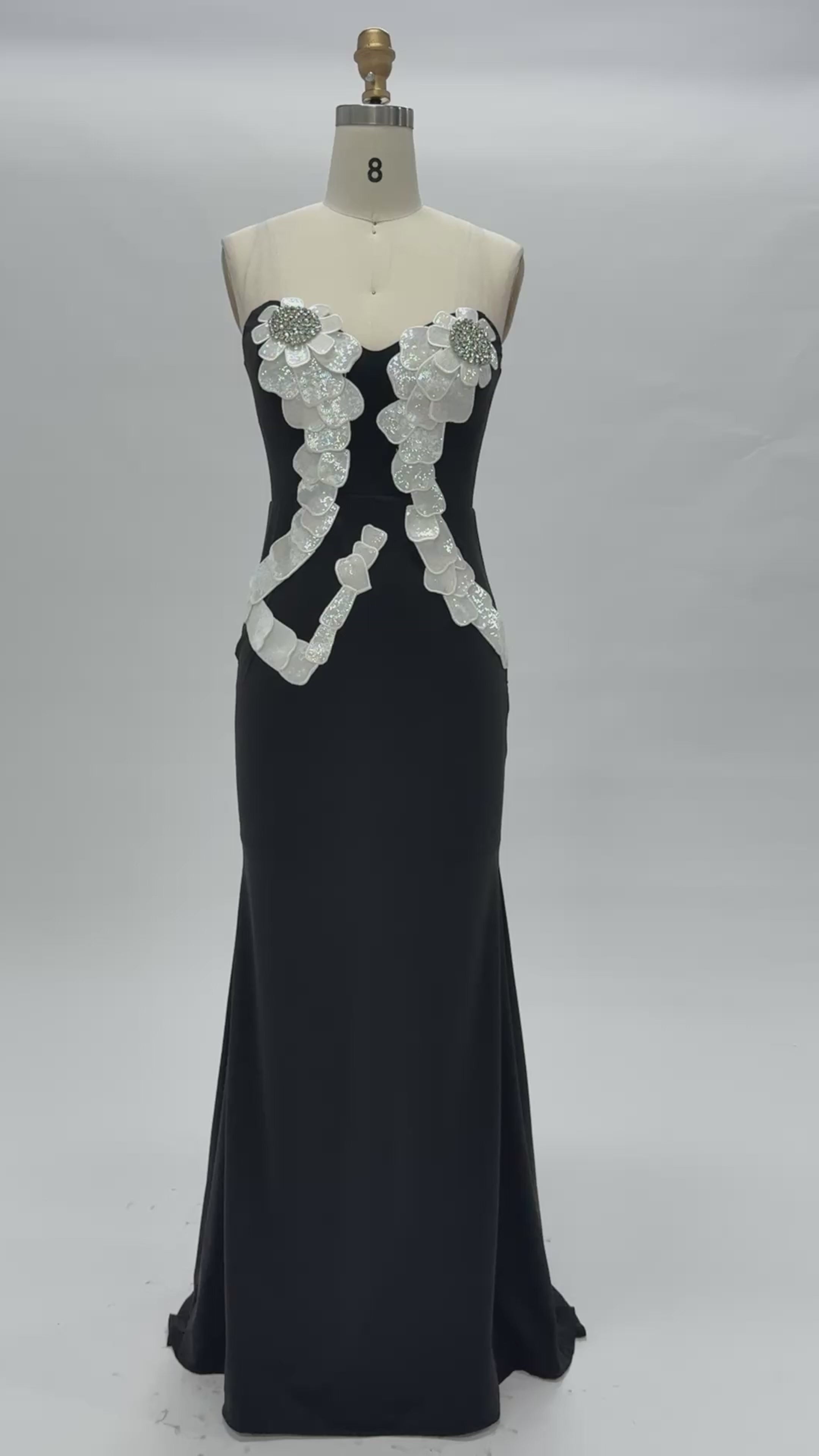 Video laden: Black Strapless 3D Floral Applique Maxi Evening Dress ST033