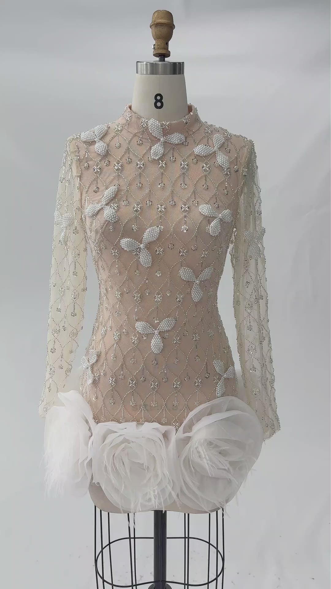 Carica video: White Nude Long Sleeve Beaded 3D Floral Hem Mini Evening Dress ST037