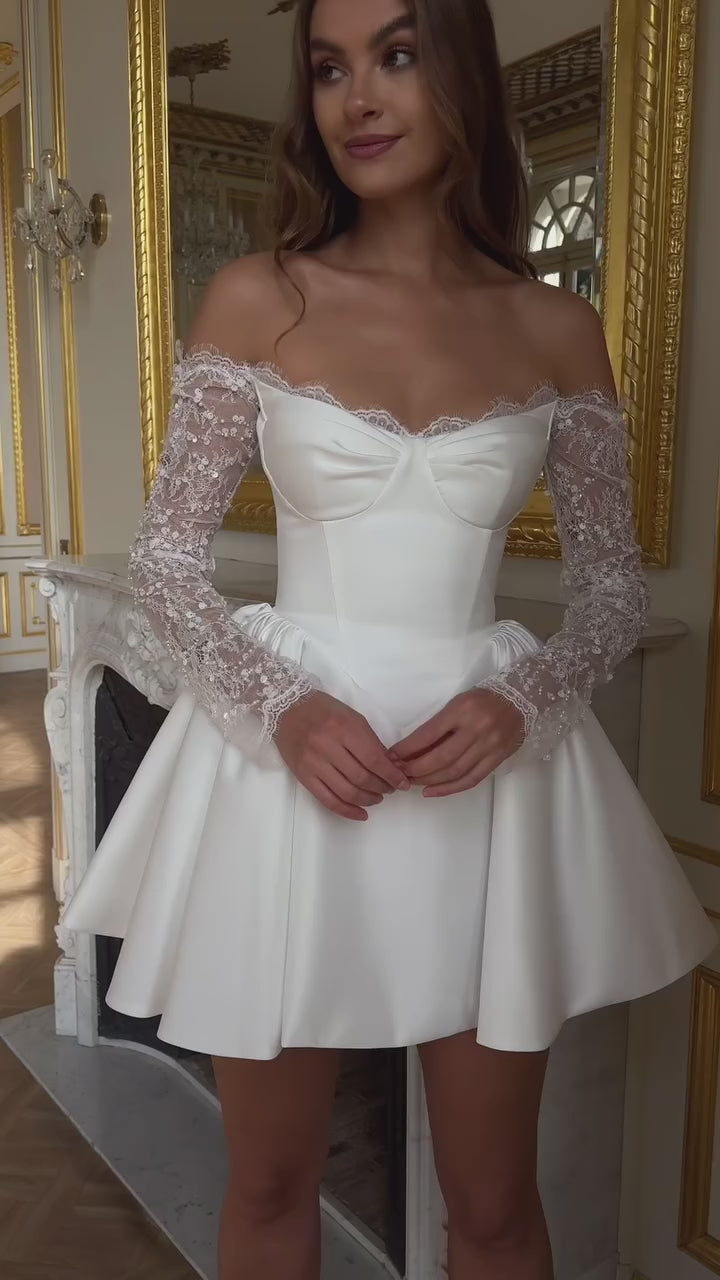 Charger la vidéo : Luxury White Corset Mini Wedding Dress with Lace Sleeves SW105