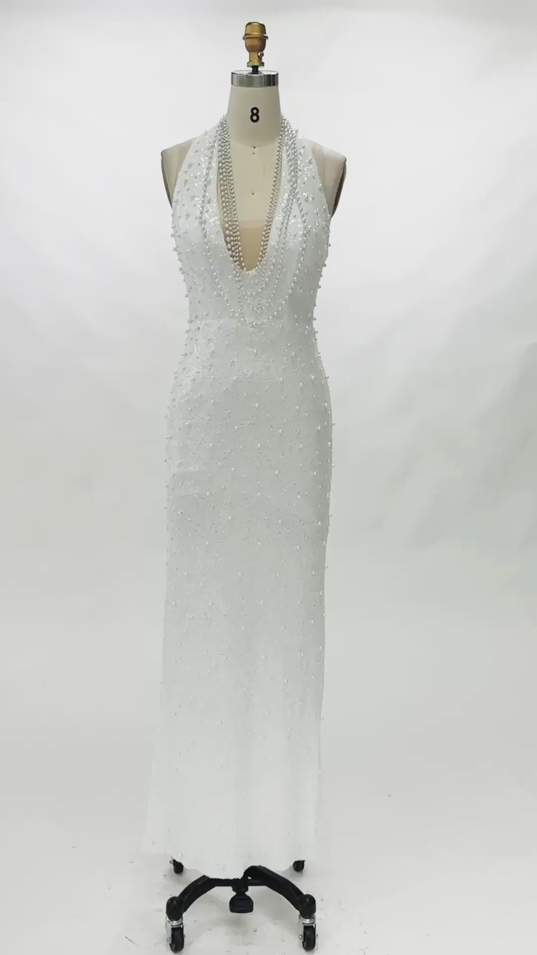 Carica video: White Halter Pearl Beaded Backless Evening Dress ST091