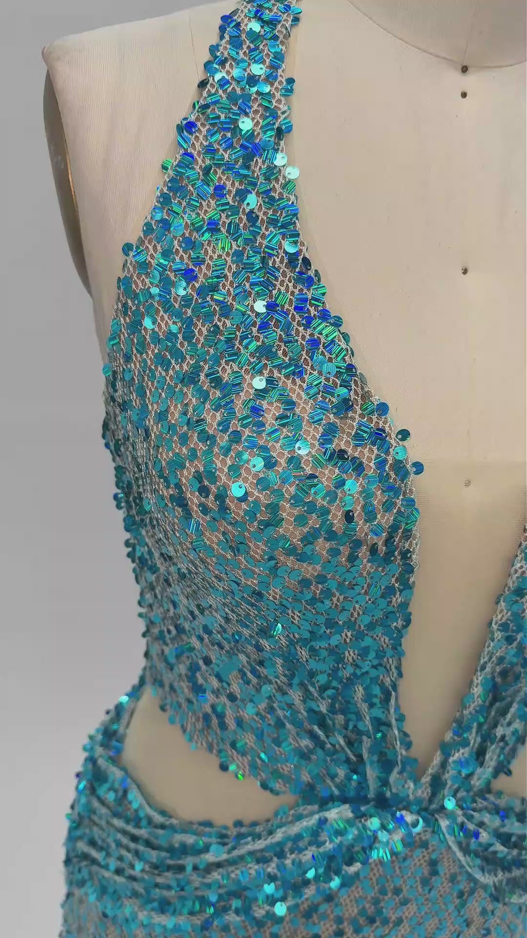 Charger la vidéo : Aqua Blue Sequin Halter Evening Dress with Deep V and Waist Cutouts ST026