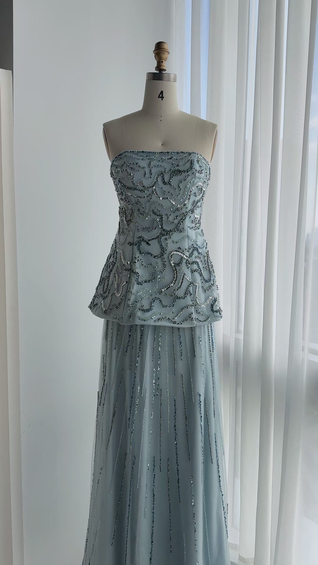 Charger la vidéo : Luxury Two-Piece Peplum Beaded Fringe Evening Dress SS218